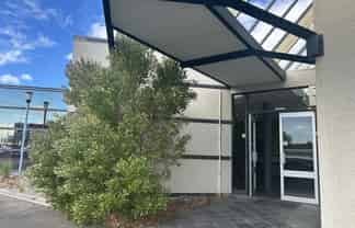 Central Hastings office - 318m² available now