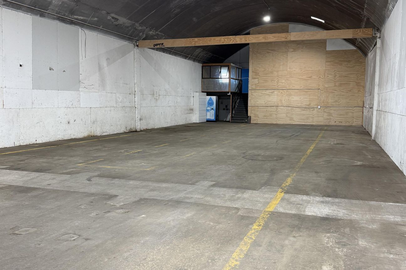 Affordable & Versatile Otahuhu Warehouse - Vista 4