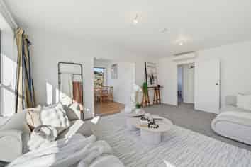 2/6 Valerie Place, Redwood
