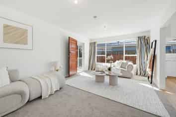 2/6 Valerie Place, Redwood