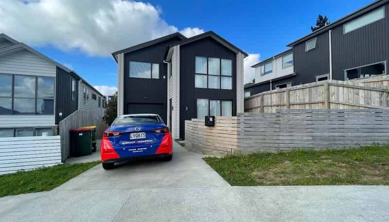 34 Baumea Rise, Massey