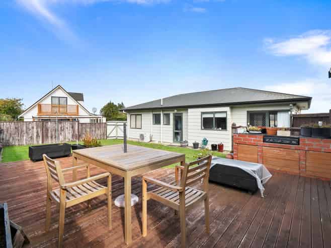 38 Dahlstrom Grove, Kelvin Grove