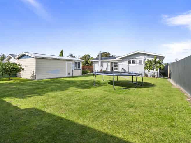 18 Tararua Terrace, Cloverlea