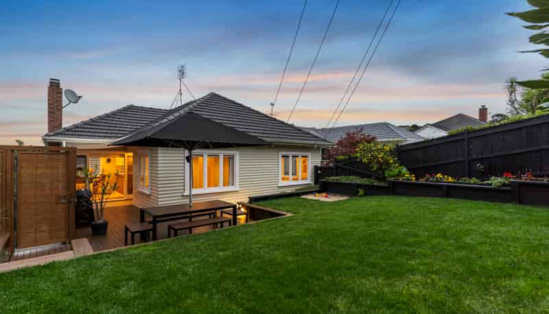 19 Riddell Road, Glendowie