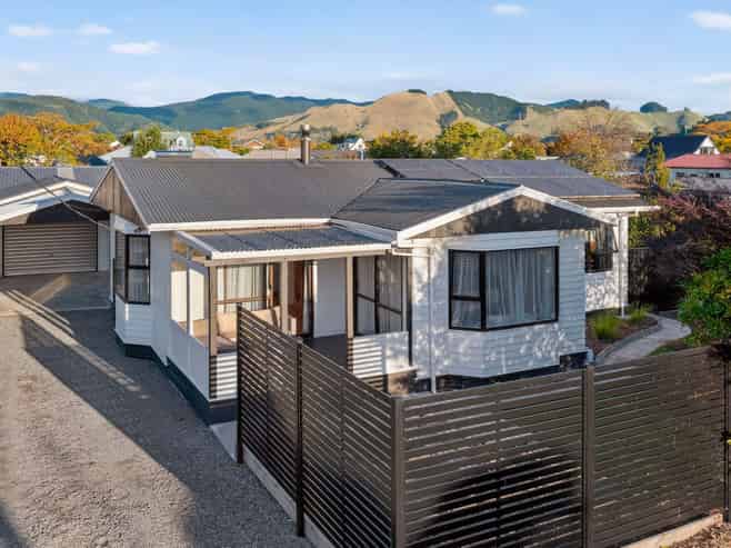 13 Bryant Road, Brightwater