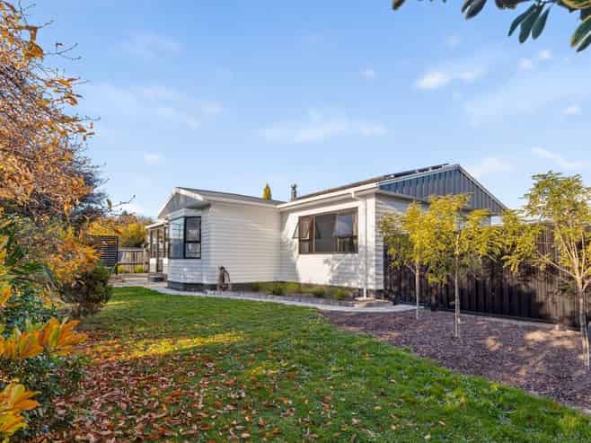 13 Bryant Road, Brightwater