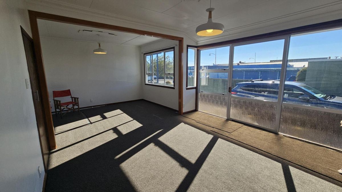 RENOVATED HOME CLOSE TO HOSPITAL - Widok 3