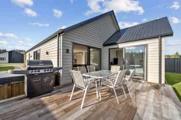 5 Williams Crescent, Alexandra