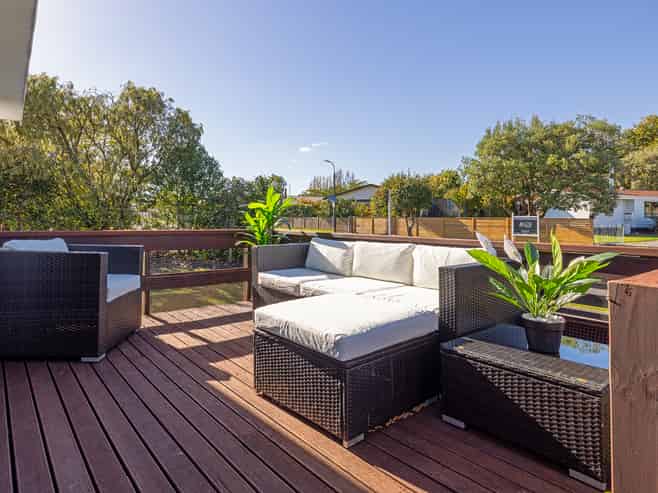 8 Deller Drive, Carterton