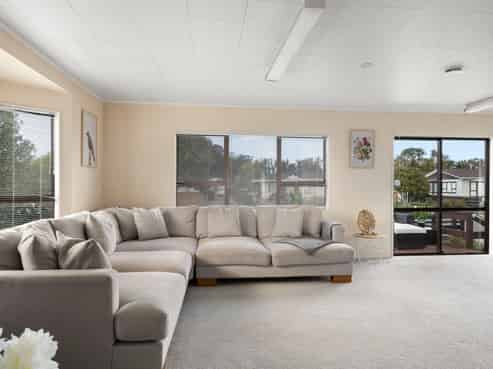 8 Deller Drive, Carterton