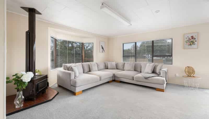 8 Deller Drive, Carterton