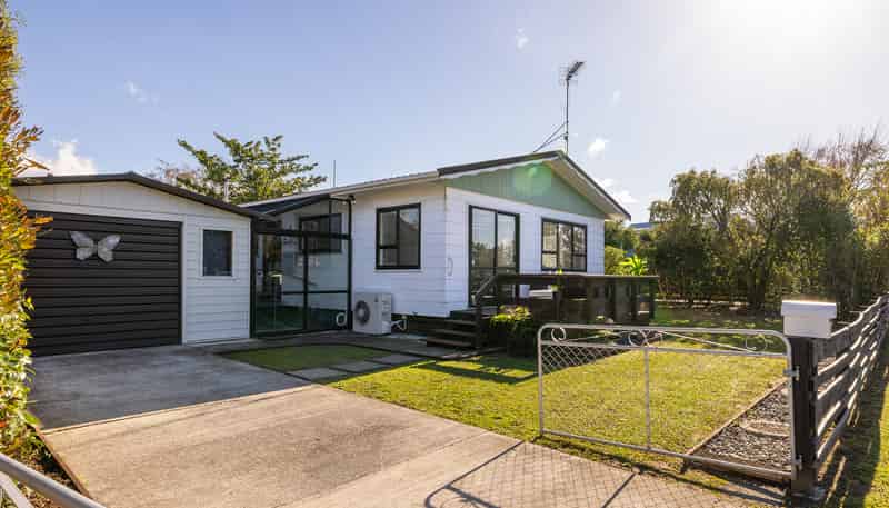 8 Deller Drive, Carterton