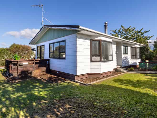 8 Deller Drive, Carterton