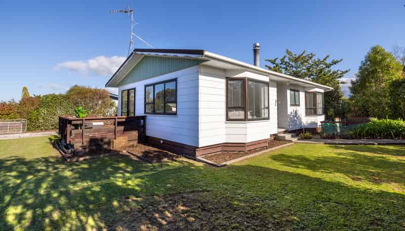 8 Deller Drive, Carterton