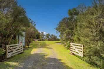 106A Horongaherehere, Whangapoua
