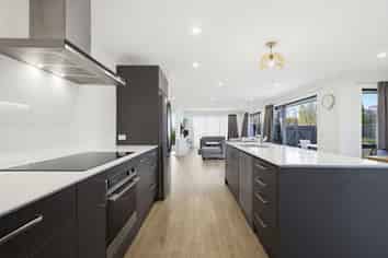 13 Berryfield Drive, Richmond