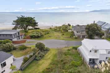 19 Groves Road, Raumati Beach