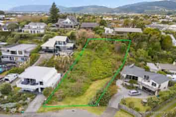 19 Groves Road, Raumati Beach