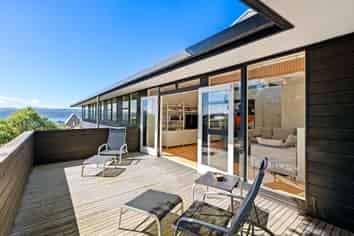 85 Nicholson Road, Khandallah