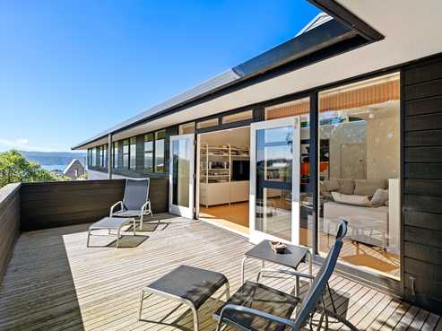 85 Nicholson Road, Khandallah