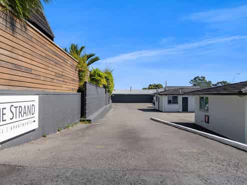 High Performing & Established Coastal Accommodation - Freehold Going Concern
