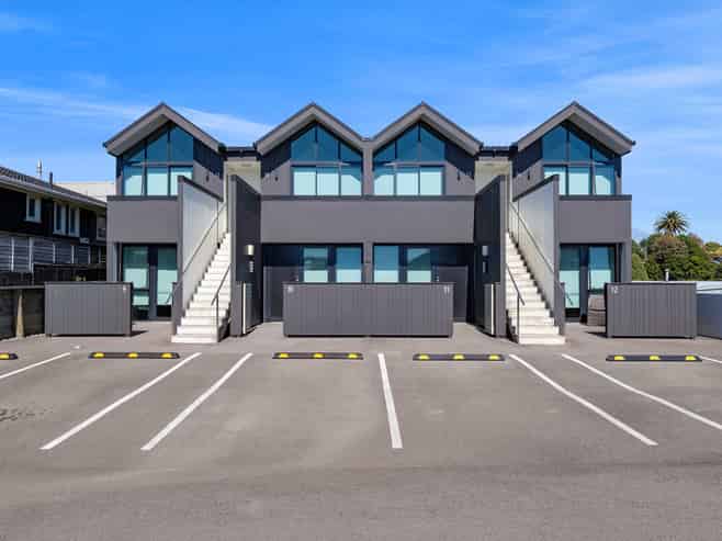 High Performing & Established Coastal Accommodation - Freehold Going Concern