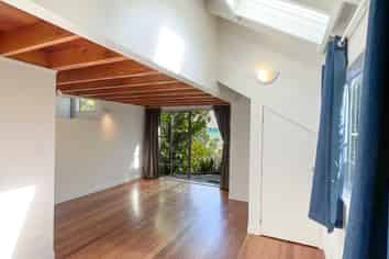 33 Telephone Road, Birkenhead