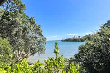 33 Telephone Road, Birkenhead