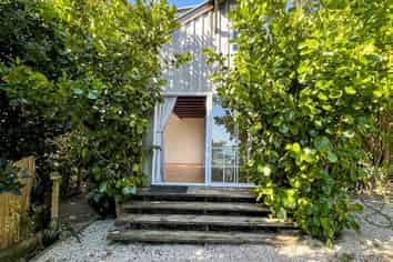 33 Telephone Road, Birkenhead