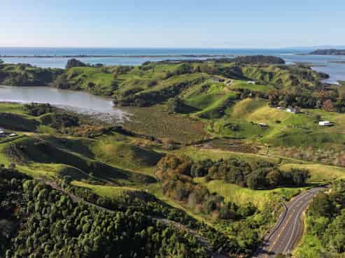 841 and 84 Wainui Road, Ohope