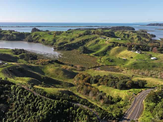 841 and 84 Wainui Road, Ohope