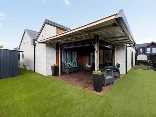 8 Halley Drive, Chartwell