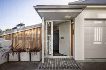 2/83 Hinemoa Street, Birkenhead