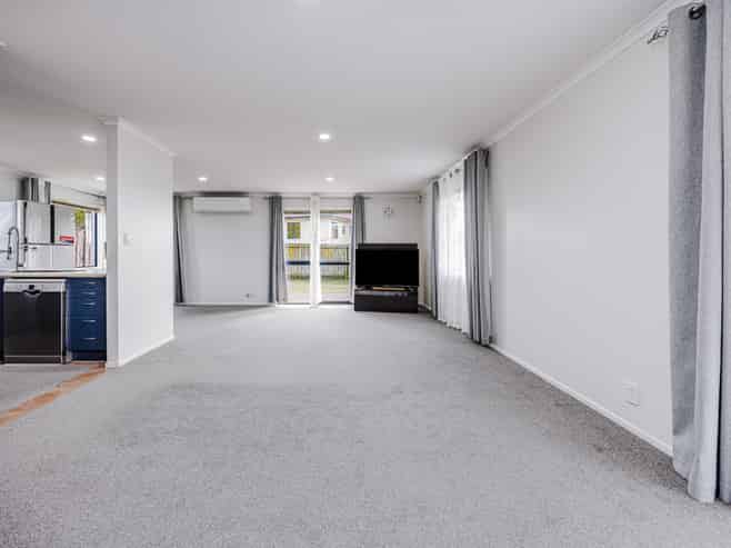 18 Pitt Avenue, Clendon Park