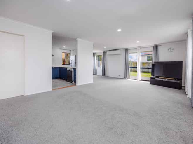 18 Pitt Avenue, Clendon Park