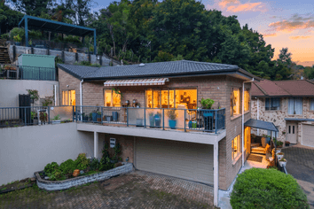 15 Garden Court, Woodhill