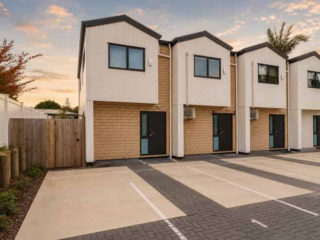 8a Rainbow Place, Manurewa