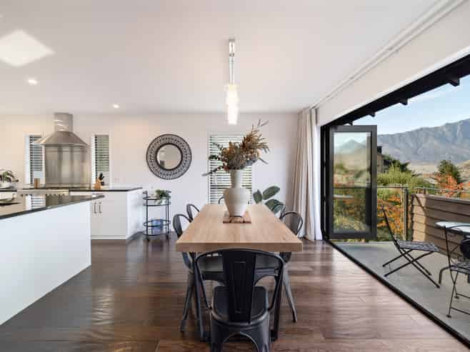 1 Goldleaf Hill, Queenstown
