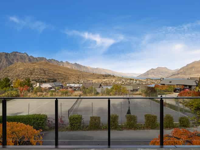 1 Goldleaf Hill, Queenstown