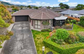 4 Cranbrook Grove, Waikanae