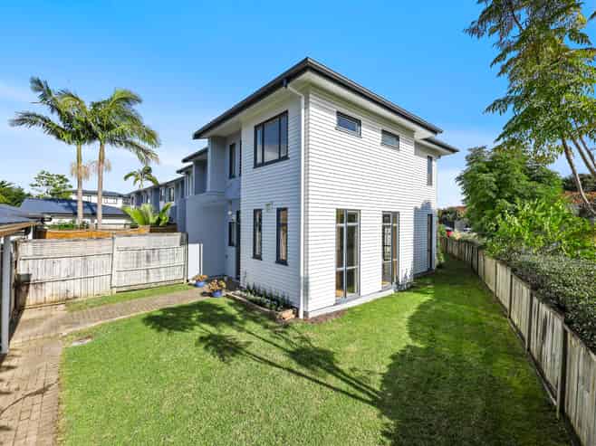 105/2 Armoy Drive, East Tamaki
