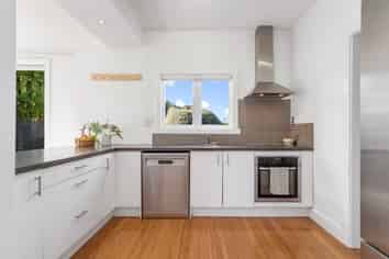 136 Rutland Street, Saint Albans