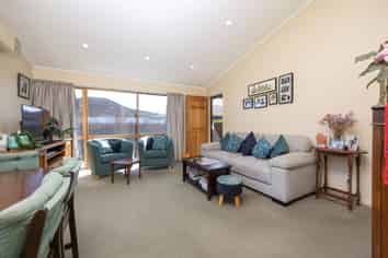 2/135 Parrs Cross Road, Glen Eden