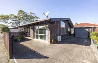 2/135 Parrs Cross Road, Glen Eden