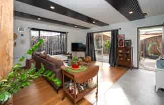 2/44 Shakespeare Road, Waltham