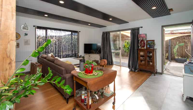 2/44 Shakespeare Road, Waltham