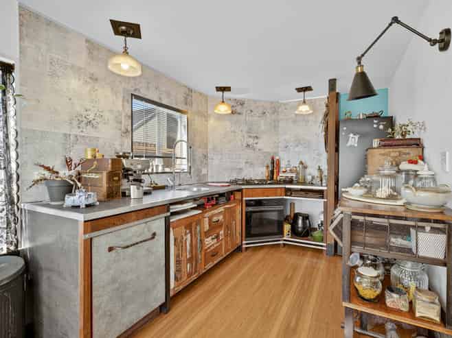 2/44 Shakespeare Road, Waltham
