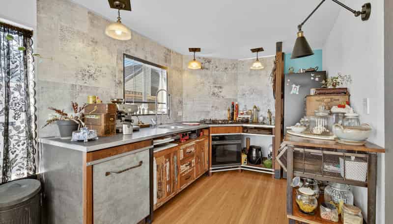 2/44 Shakespeare Road, Waltham