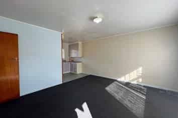 2/7 Thompson Street, Mangere East