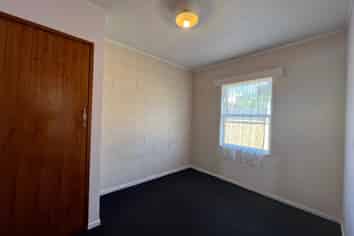 2/7 Thompson Street, Mangere East